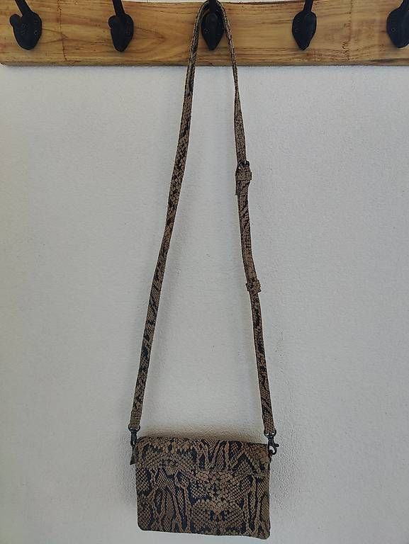 Altro in  Abbigliamento & Accessori: Petit sac crossbody UNMADE  Imprimé python  Comme neuf – Usato da Pâquier-Montbarry venduto da joris.blanc 1
