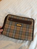 Burberrys Pochette Vintage Tendance - Chic et pratique!