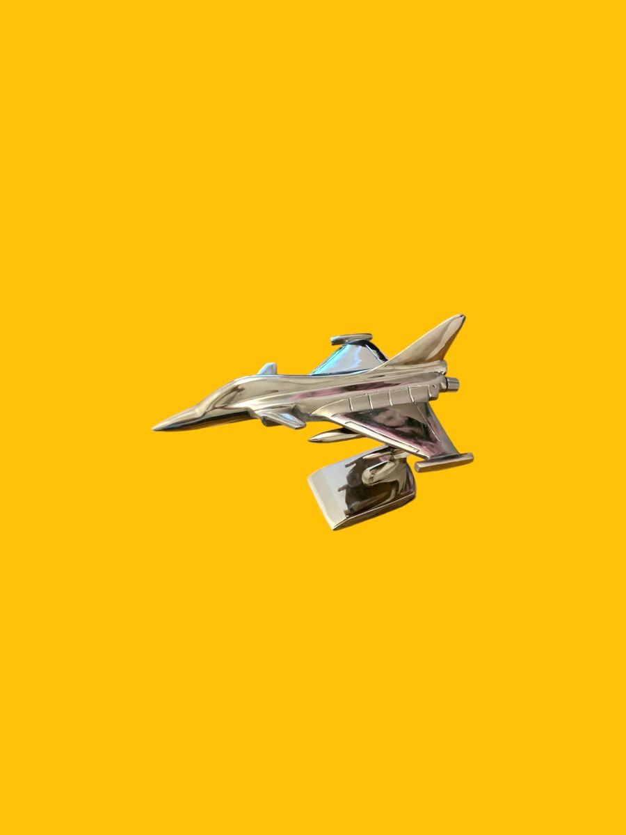 Sculture & Statue: Stylischer Kampfjet Briefbeschwerer, Chrom – Nuovo (secondo la descrizione) da Frenkendorf venduto da Creator95
