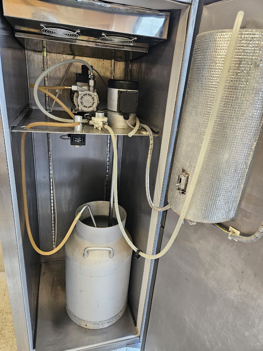 Autres pour la gastronomie & hôtellerie: Milchautomat – D'occasion à Alterswil FR par Farmer1992. 4