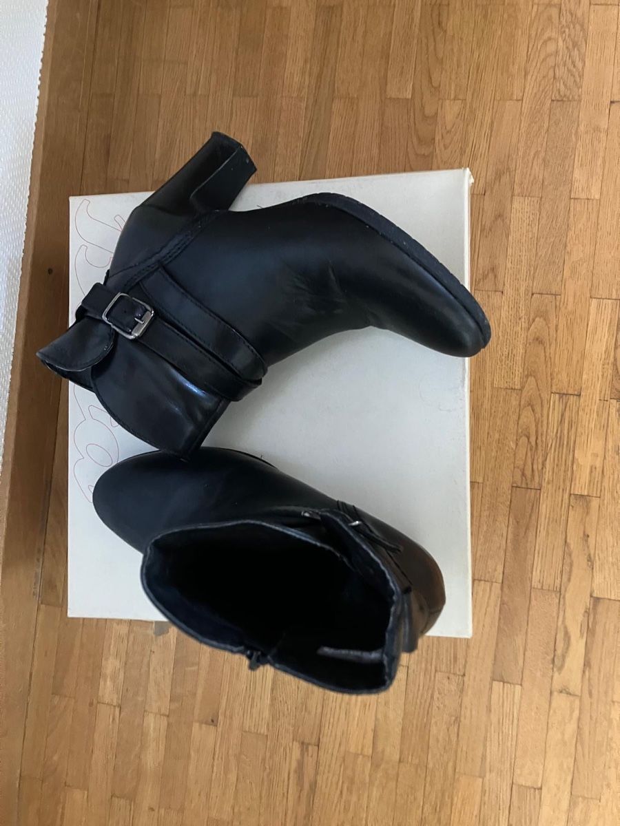 Tamaris Scarpe da donna: Bottines noires Tamaris – Usato da Chêne-Bougeries venduto da emma.li