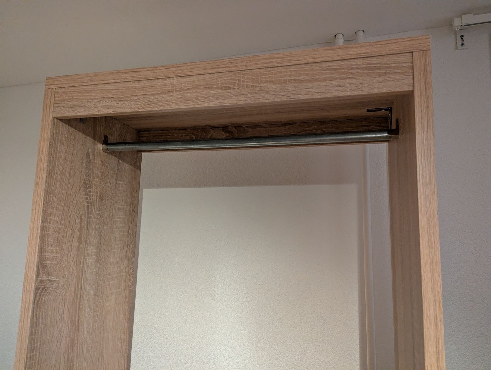 Porte manteau: Kleiderständer / Garderobe auf Rollen – Eichenoptik – D'occasion à St. Gallen par mic_6g5v 4