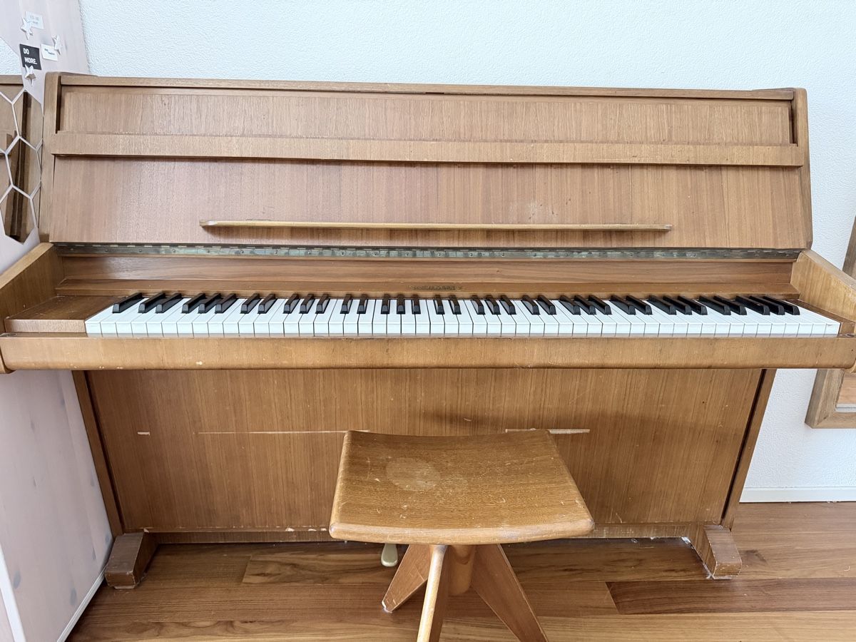 Strumenti musicali: Klavier Schimmel mit Hocker – Usato da Rubigen venduto da Dunjaa