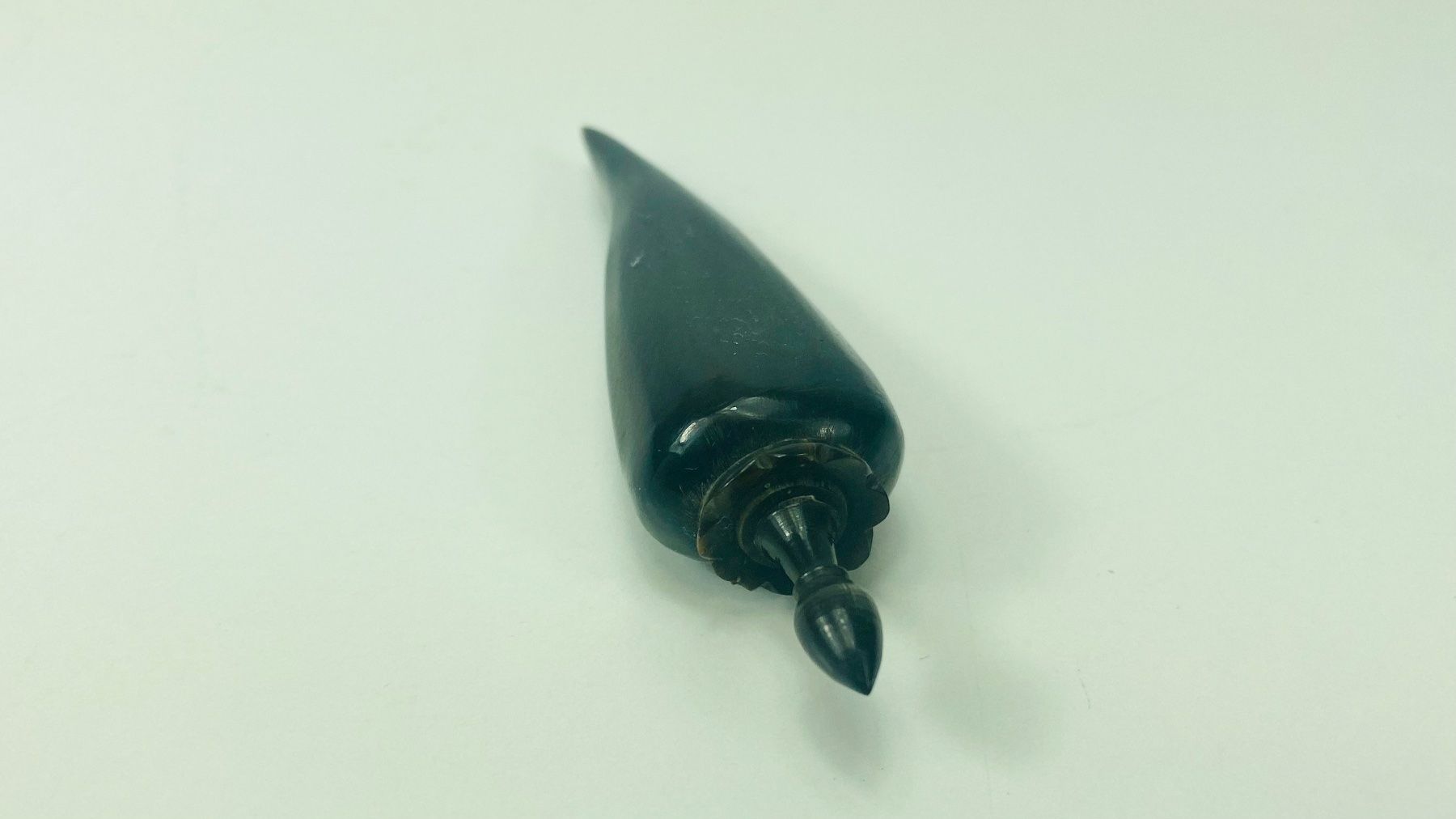 Anhänger: Amulett Horn oder Zahnstocher Behälter antik, handgeschnitzt – Gebraucht aus Zürich von Arche_Brockenhaus 5