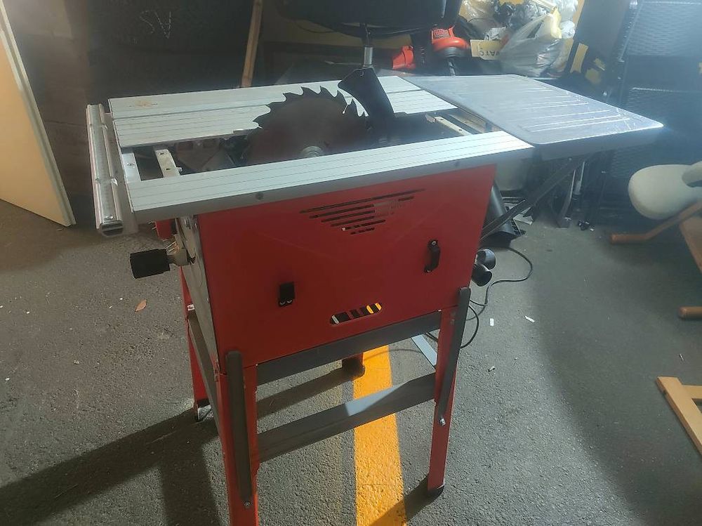 Trasforma Un Secchio Da 5 Galloni In Una Lampada LED Portatile: Kit Fai Da Te Per Campeggio E Officina