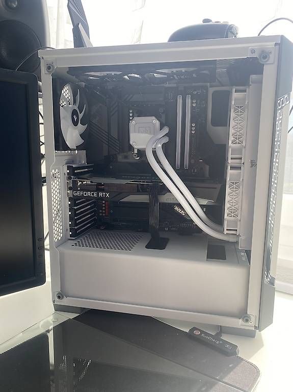 PCs: Gaming-PC mit Wasserkühlung – D'occasion à Mörschwil par eli_7b5m 2