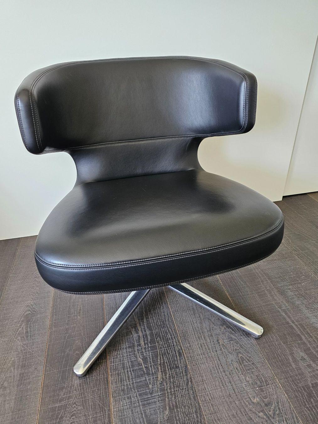 Vitra Poltrone: DESIGN VITRA Petit Repos Ledersessel – Usato da Münchenstein venduto da Trayo 5