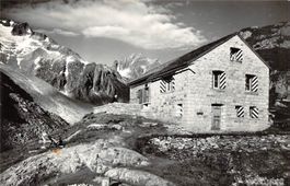Silenen, Etzlihütte mit Sonnig Wichel