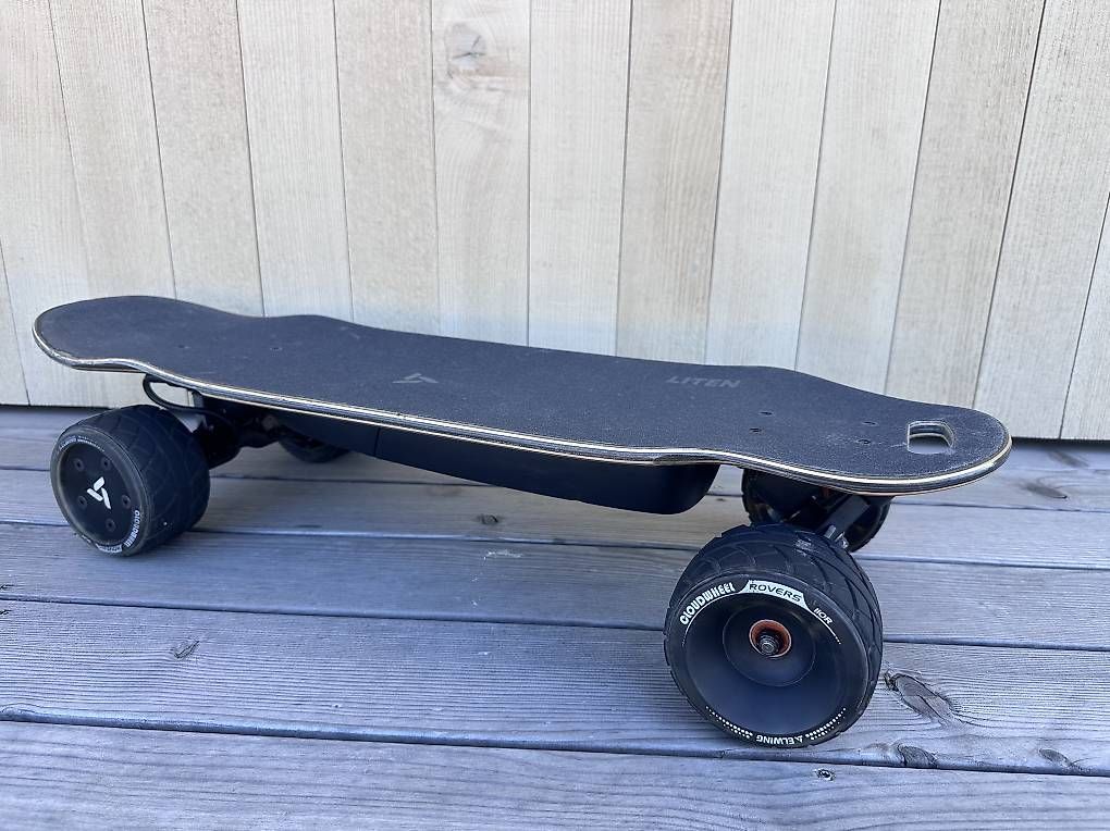 Skateboards: Stake electrique Elwing + Cloudwheels – D'occasion à Lausanne par operalausanne 1