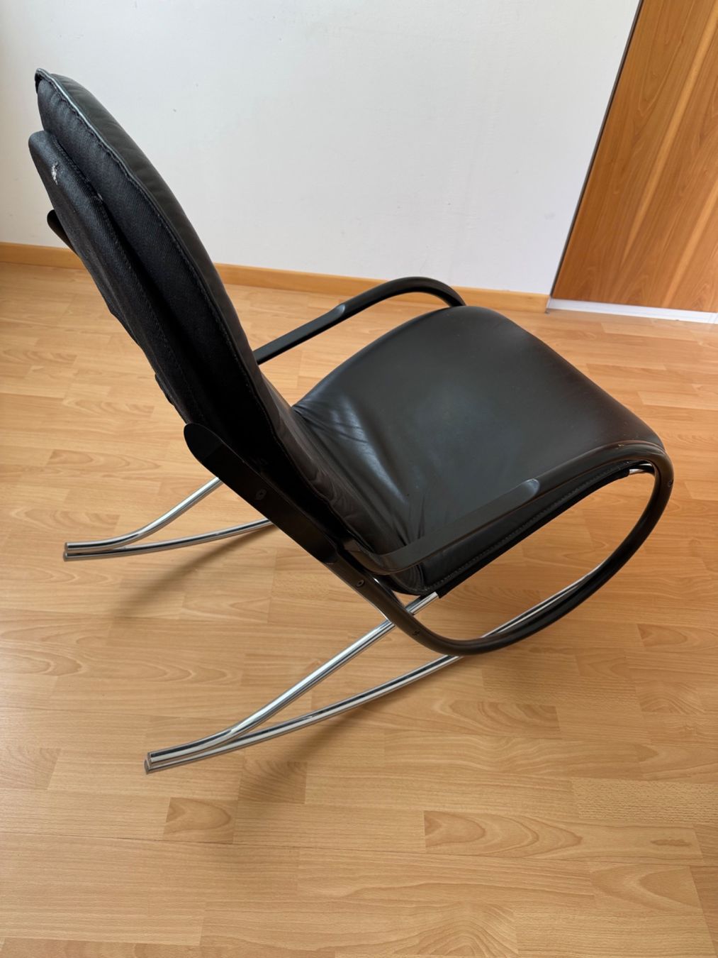 Strässle Poltrone: Strässle Nonna Schaukelstuhl – Usato da Reiden venduto da Ebusika 2