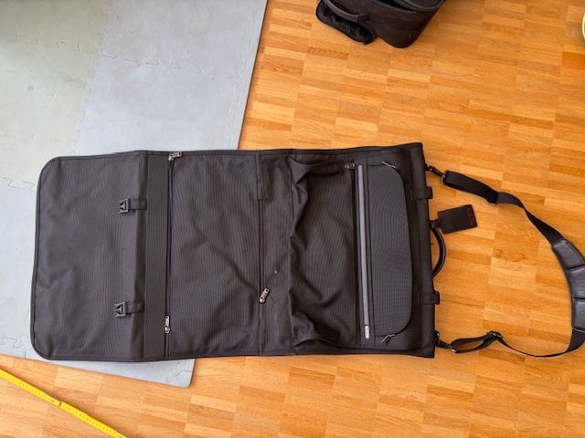 Tumi Valigie: Tumi Kleiderkoffer – Usato da Basel venduto da kimagreggs 2