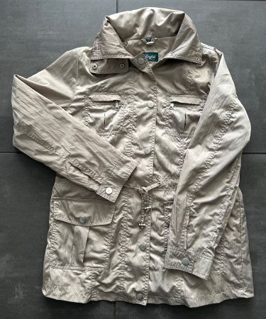 Jacke Gr. 40 beige leicht zu tragen