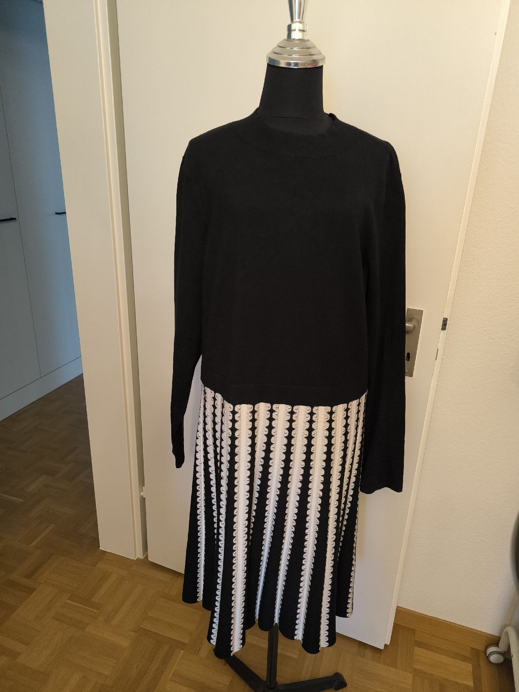 Phase Eight Vestiti: Phase Eight Viskose Kleid Gr. 18 – Usato da Kloten venduto da Olivenbaum2017