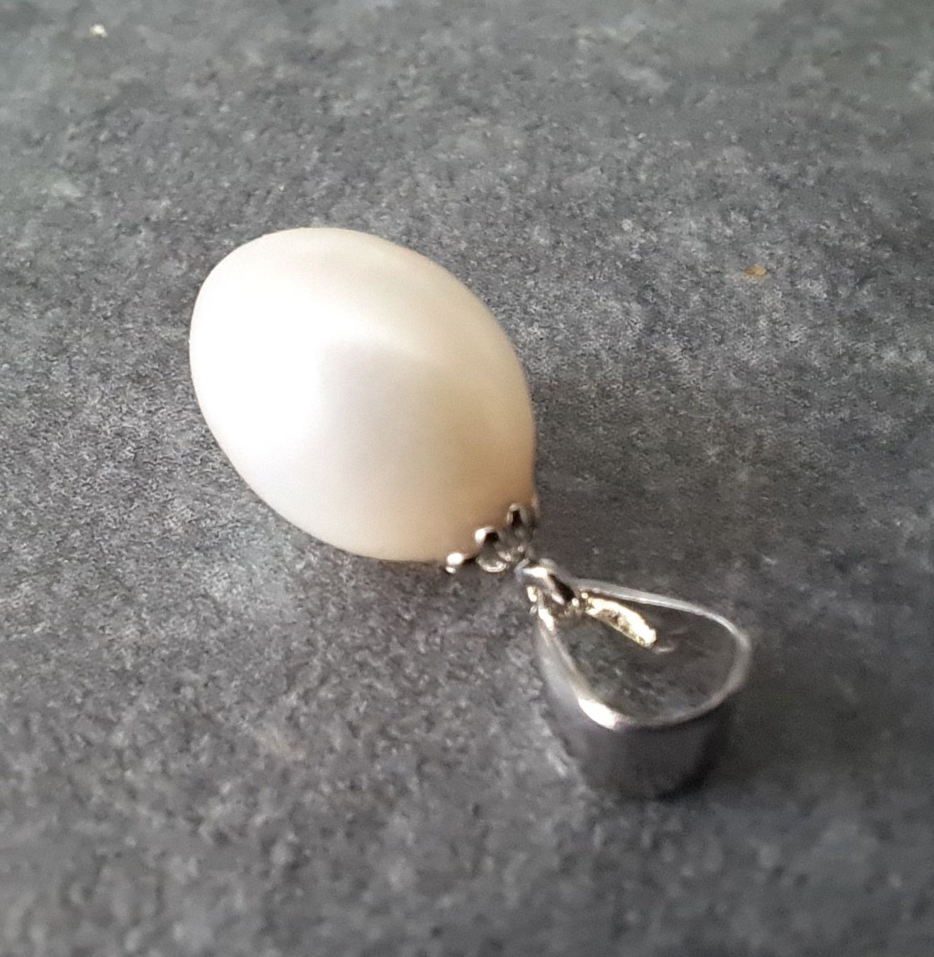 Perlen (unechte): Pendentif perle d'eau douce naturelle – Neu und originalverpackt aus St-Imier von supernova21 1