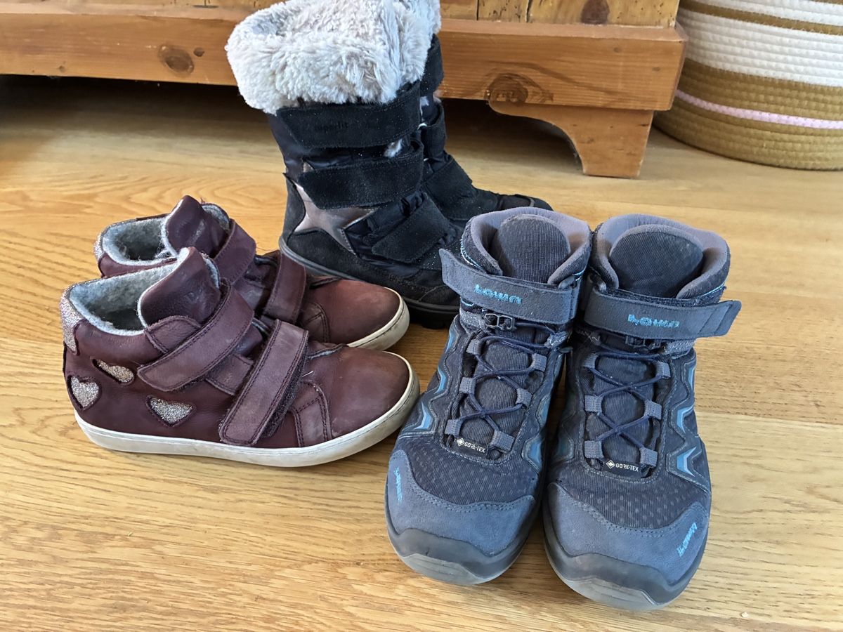 Lowa Schuhe für Mädchen: 3 Paar Winterschuhe Gr. 32 – Gebraucht aus Luzern von lkpr