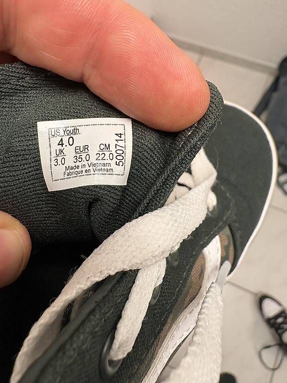 Vans Chaussures garçon: Vans Schuhe Grösse 35 – D'occasion à Uster par riskaj 3
