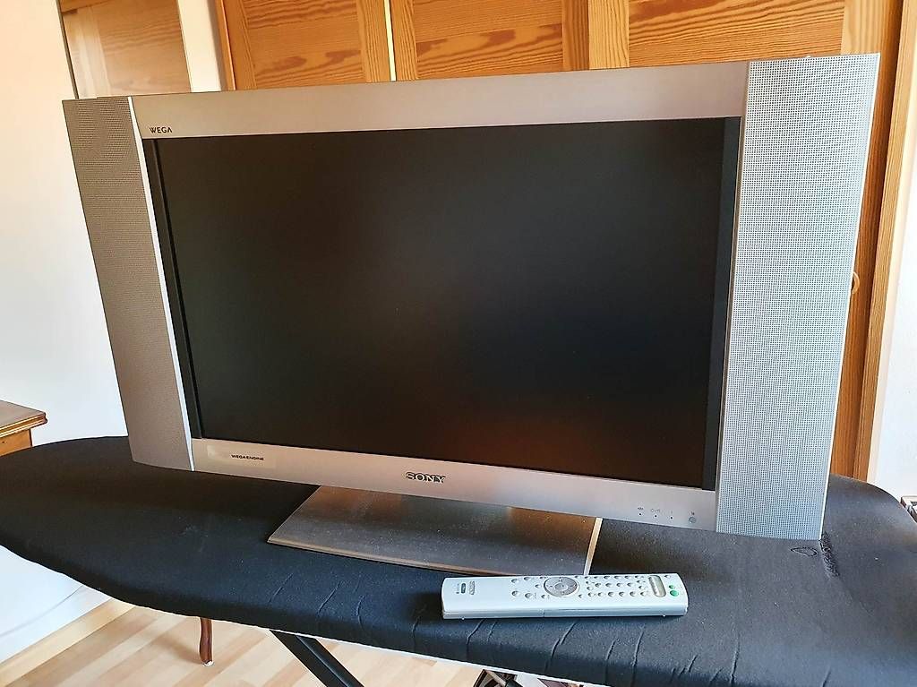 Fernseher: Sony Wega engine LCD Fernseher KLV 26HG2 – Gebraucht aus Basel von storchenricardo