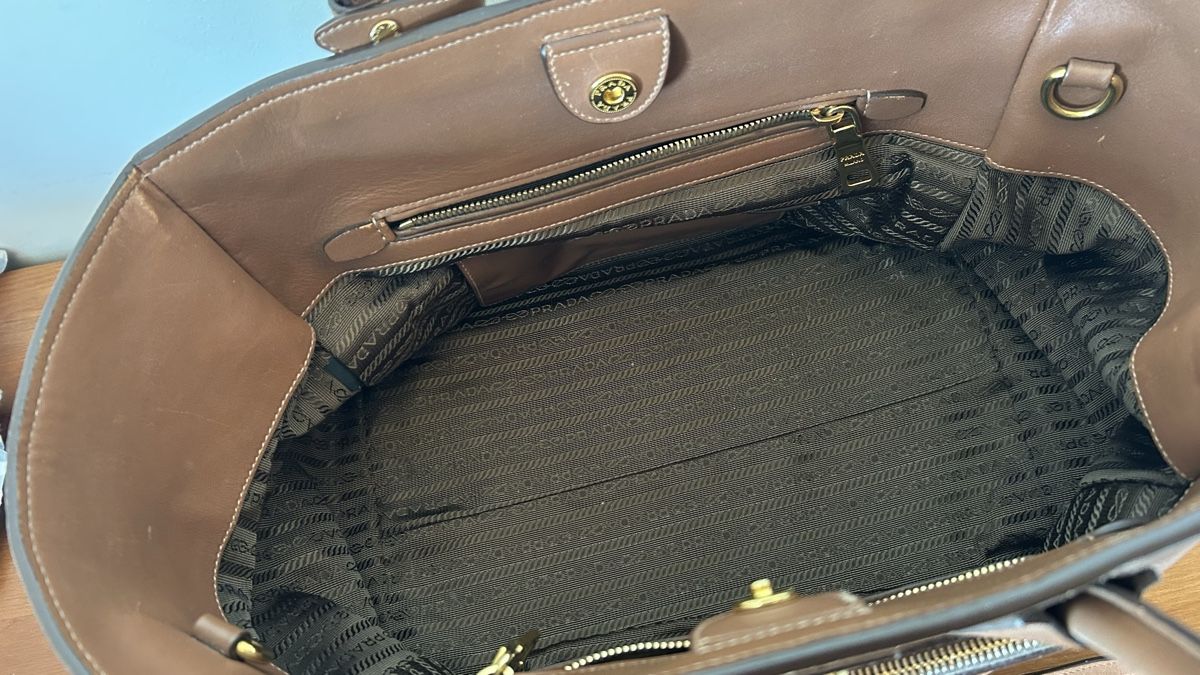 Prada Borse da donna: Beautiful Prada Leather Bag – Usato da Neuchatel venduto da ros_kkw2 3