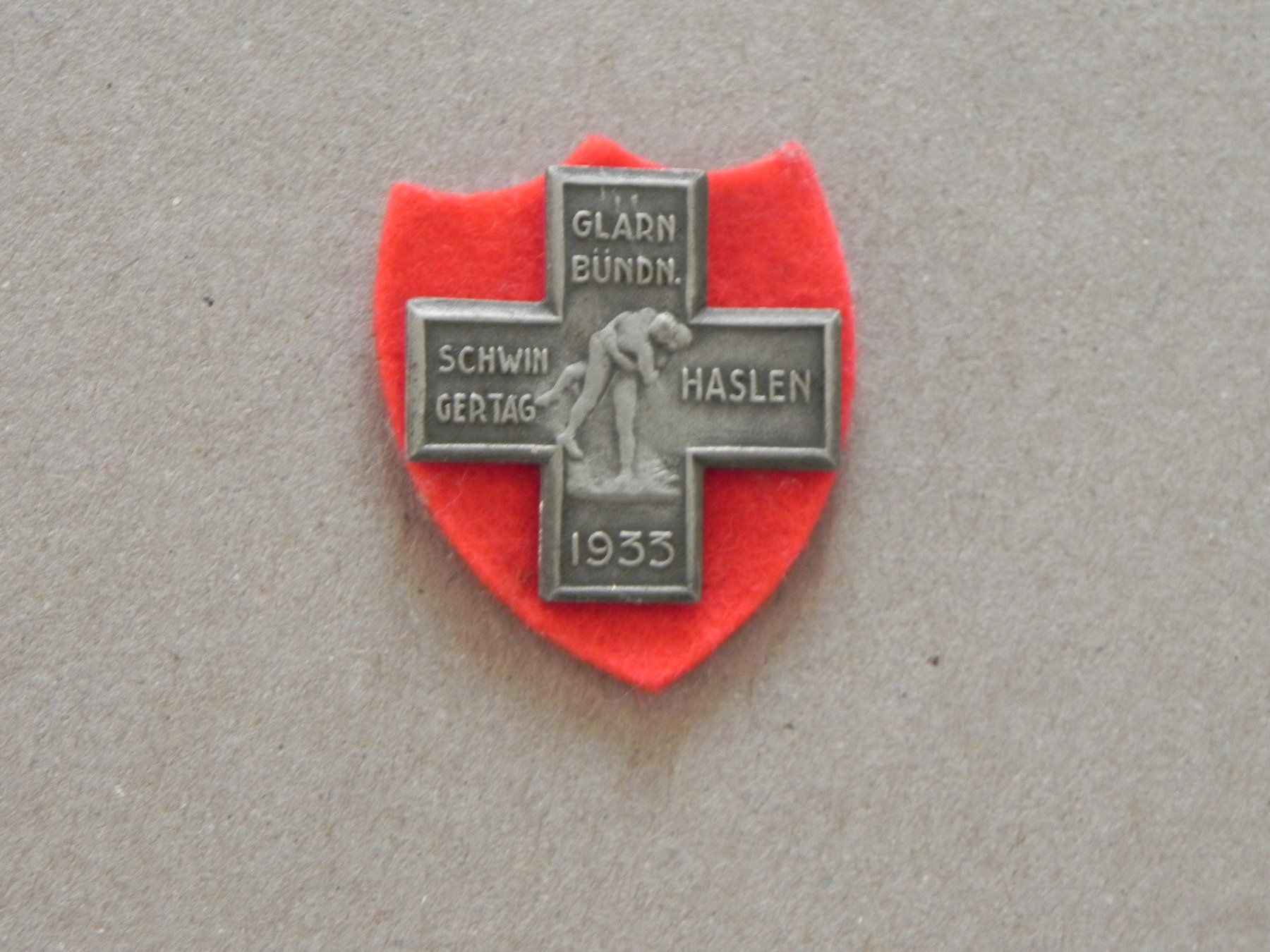 Placchette & Badge: Abzeichen GL- GR Schwingfest Schwingen Haslen GL 1935 – Usato da Siebnen venduto da krimsie