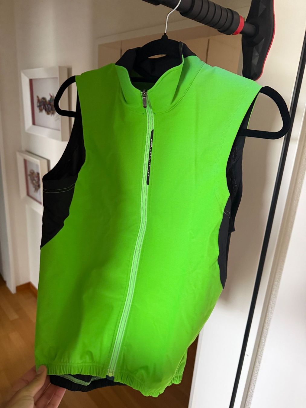 Gilets & Westen: Q36.5 Dottore Pro Vest Lime Size L – Gebraucht aus Küsnacht ZH von gma_67jc