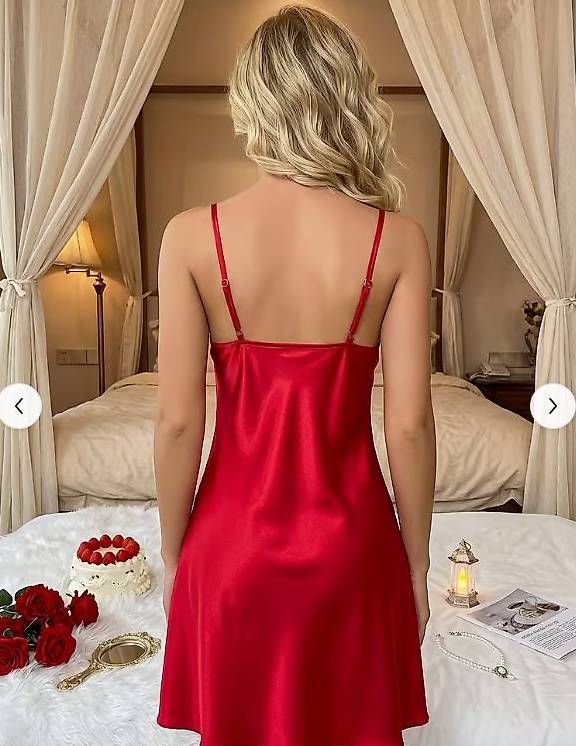 Negligees & Pigiami: GRATIS - Spitzen-Nachthemd rot, Grösse S (Neuware) – Usato da Frauenkappelen venduto da Emma7 1