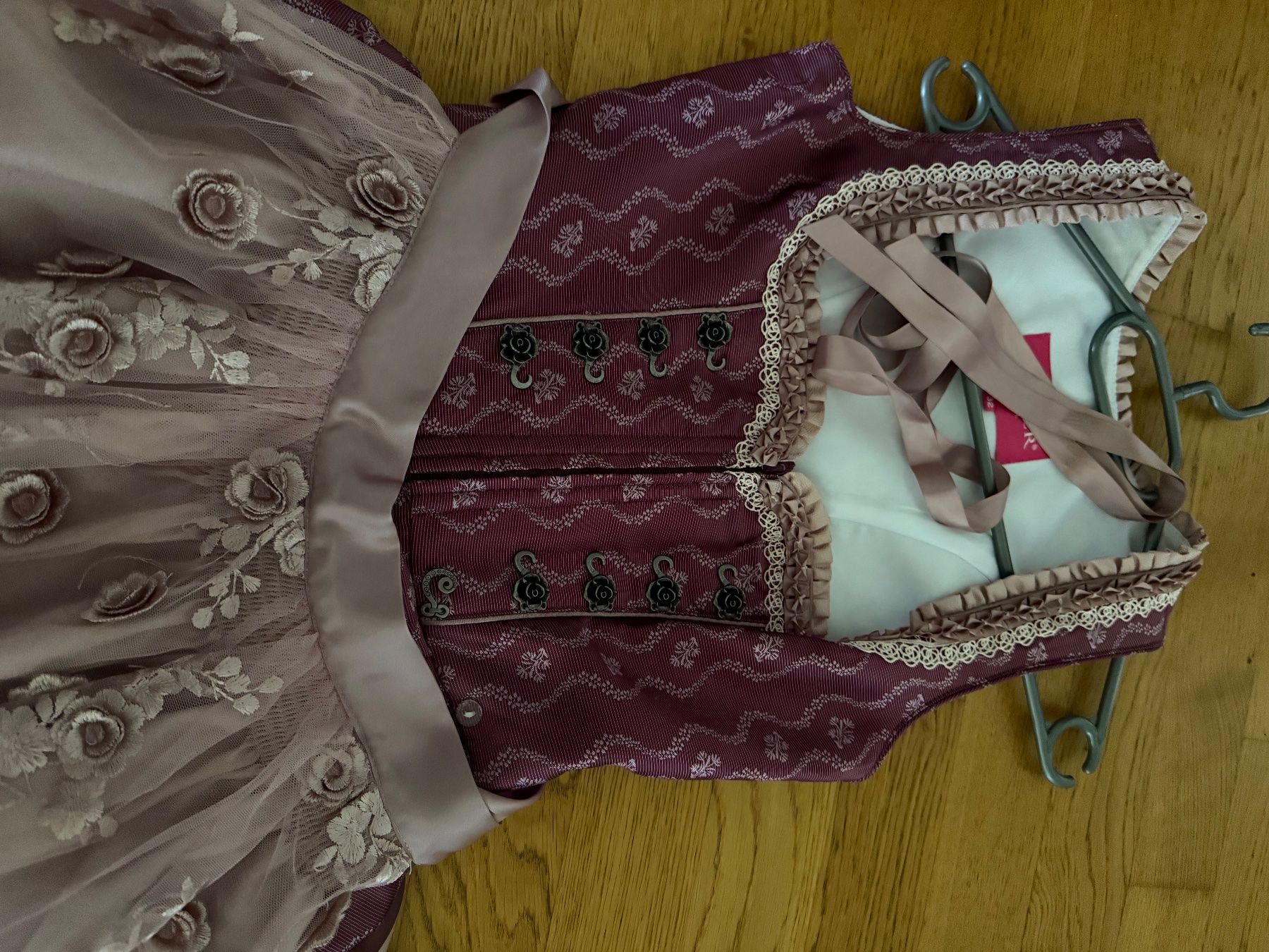 Krüger Robes: Krüger Dirndel – Neuf (Voir description) à Birmenstorf AG par Ruzica_k92 2