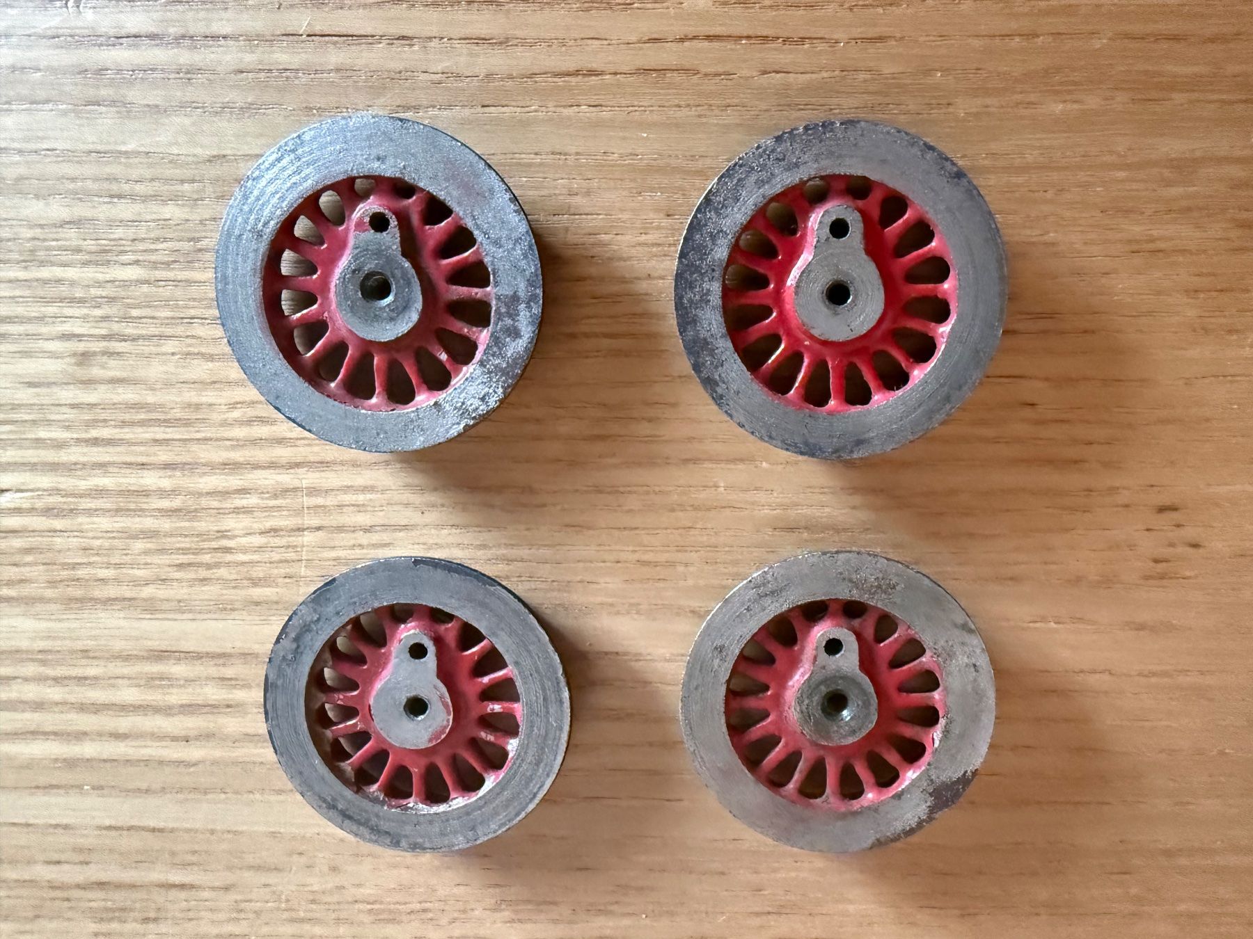 Modellini di ferrovie: 4 Speichenräder Spur 0 Lauffläche 37.3 mm – Usato da Amden venduto da vipernatter 2