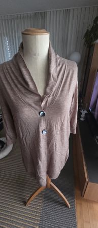 Strickjacke Repeat Damen Grösse S braun 3 Knöpfe Schurwolle