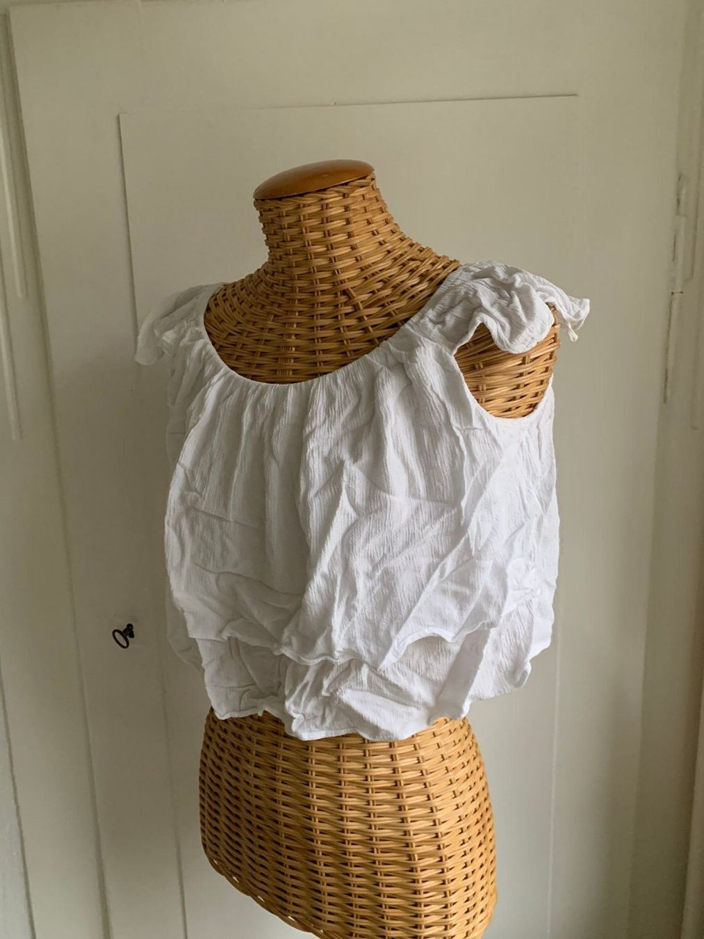 Top: GARAGE - cropped Top weiss XS – Usato da Zürich venduto da Diazaio 1
