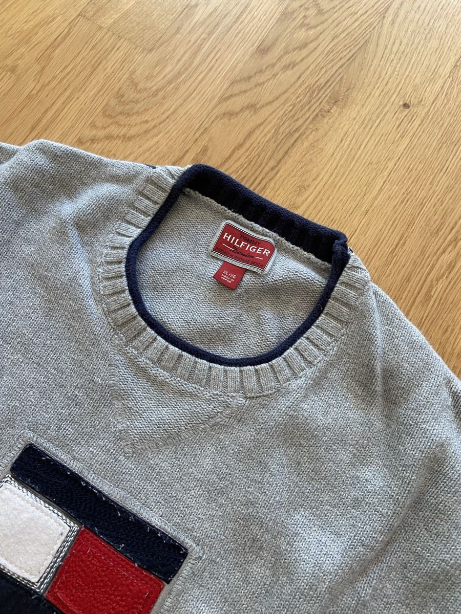 Tommy Hilfiger Maglioni & Felpe: Grauer Tommy Hilfiger Sweater – Usato da Thayngen venduto da golazo_vines 1
