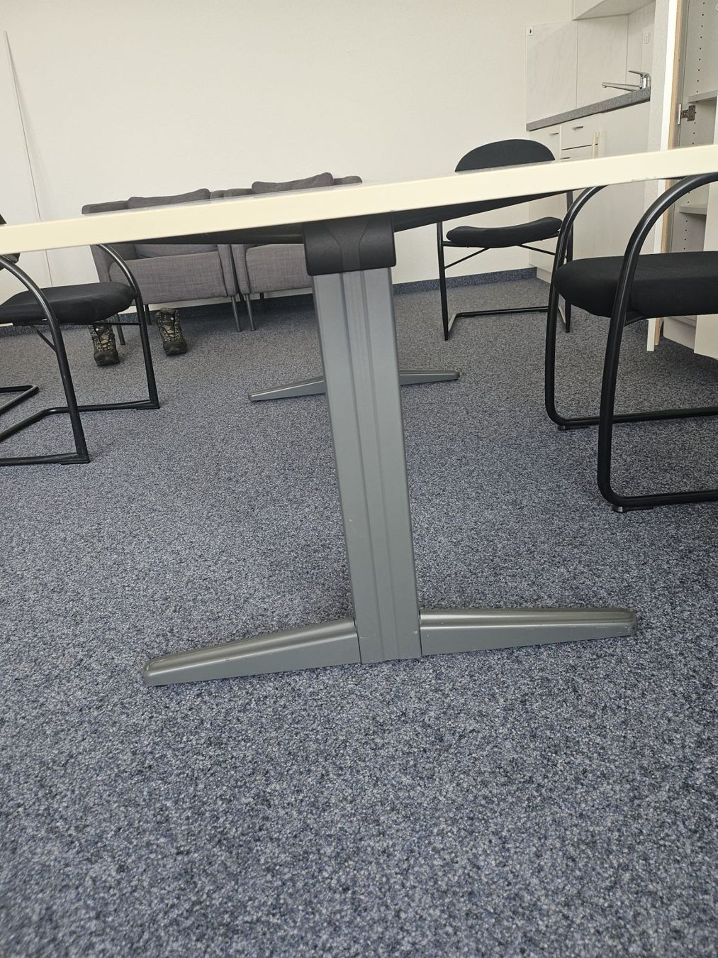 Tables: Office Meeting Tisch Gross – D'occasion à Zürich par M-CityB 1