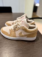 Baskets Jordan 1 Low Homme Taille 43 Beige Neuves Boite