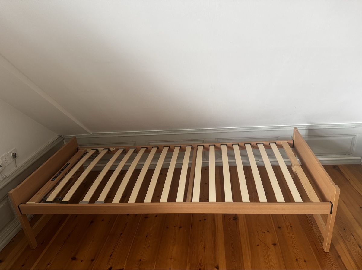 Hasena Betten: Bed Frame Swiss Made, single – Gebraucht aus Meilen von yulechka
