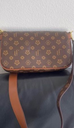 Joli Sac à bandoulière  - neuf/ SVP lisez bien le texte
