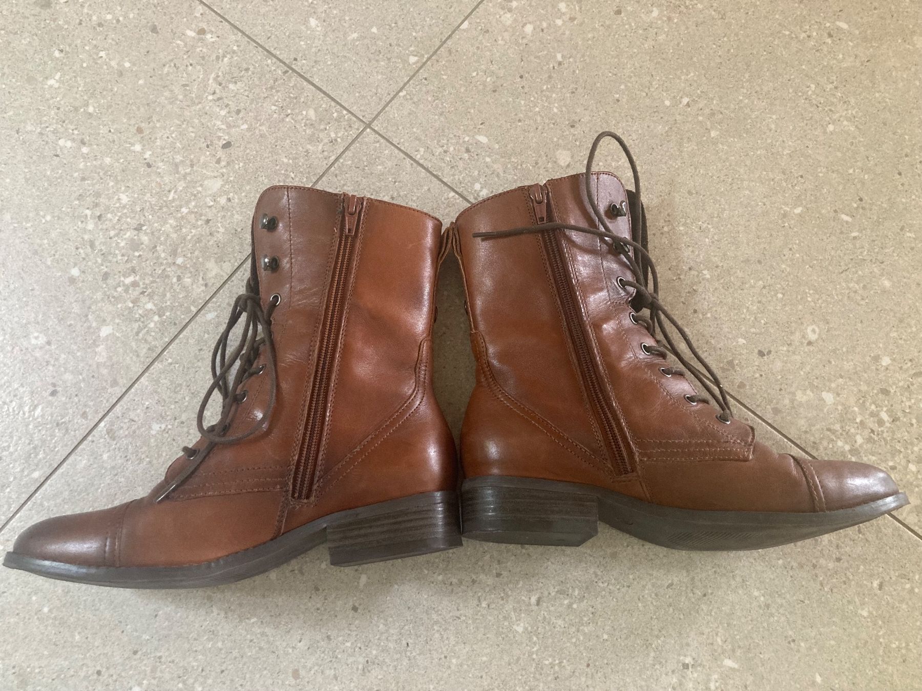 Scarpe da donna: Braune Schnürstiefel, Grösse 38 – Nuovo (secondo la descrizione) da Gümmenen venduto da lar12 1