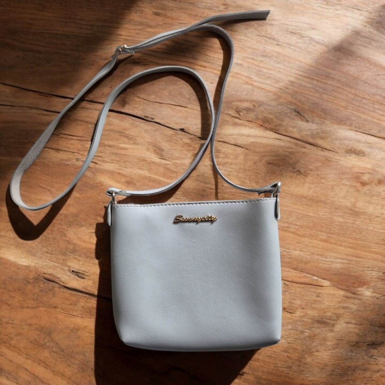 Borse da donna: Schicke hellgraue Handtasche/Umhängetasche, Neu – Nuovo (secondo la descrizione) da Bern venduto da nan_cqg8