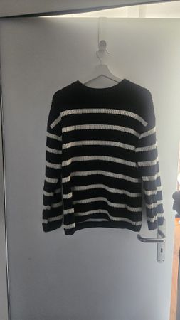 Gestrickten Pullover