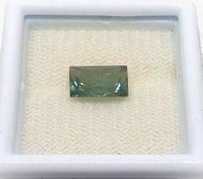 Tourmaline verte 1.67 ct - 9x5 mm - Valeur 460.- Fr