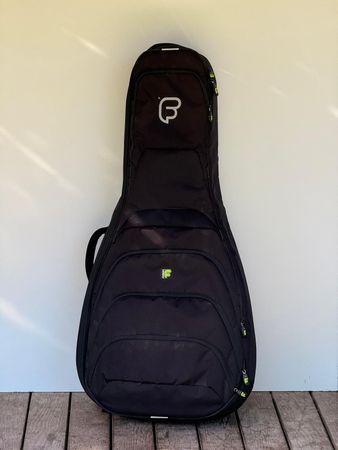 Fusion Urban Gitarrentasche Dreadnought, kaum benutzt