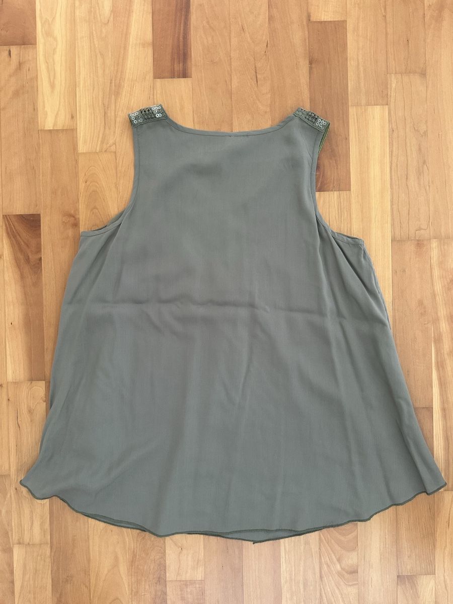 Top: olivgrünes Trägershirt – Usato da Romanshorn venduto da ila_2nzf 1
