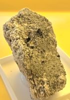 Mineralien- Cervandonit, Rutil top Kristall 1cm Magnetit