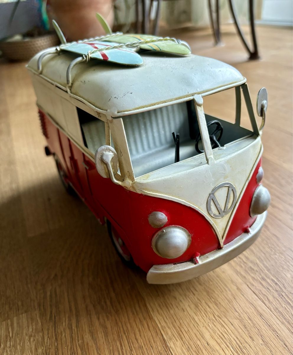 Alle Dekorationen: VW Bus Surf Vintage Deko aus Blech – Gebraucht aus Zürich von Limebach