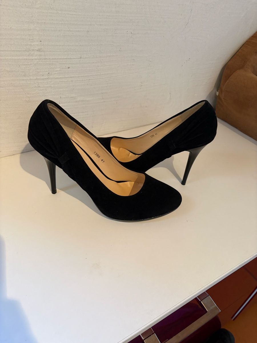 Damenschuhe: Schwarze Samt Higheels gr 41 – Gebraucht aus Stäfa von Louder85 1