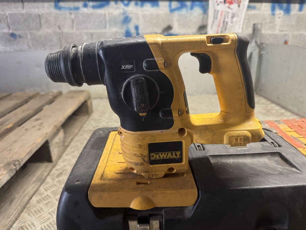 Dewalt Bohrmaschinen: Trapano dewalt – Gebraucht aus Bedano von sim_66fd 2