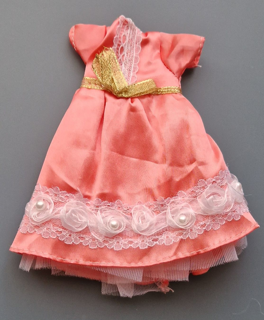 Bambole: Robe pour Barbie – Usato da Couvet venduto da Pioune