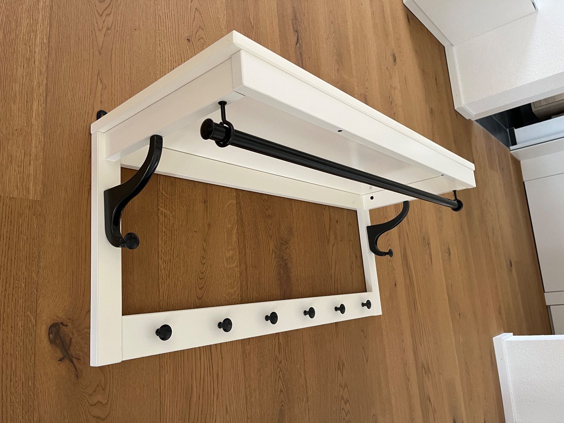 Ikea Garderobe: Hutablage "Hemnes" – Gebraucht aus Balgach von Olieto 2