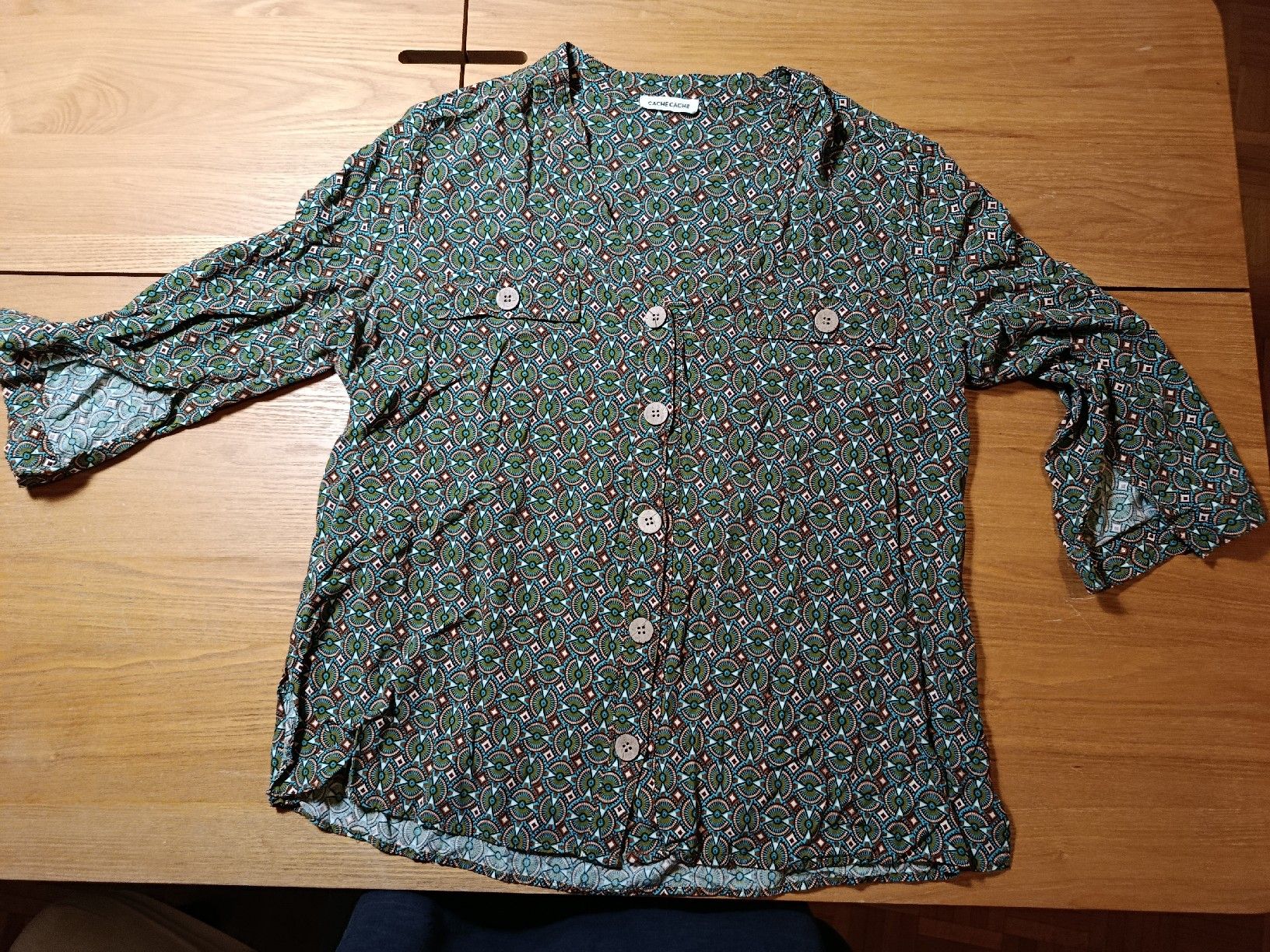 Camicette: Bluse mit Herbstprint Grösse 38/40 – Usato da Basel venduto da Clay66