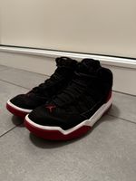 Chaussure Jordan noir et rouge