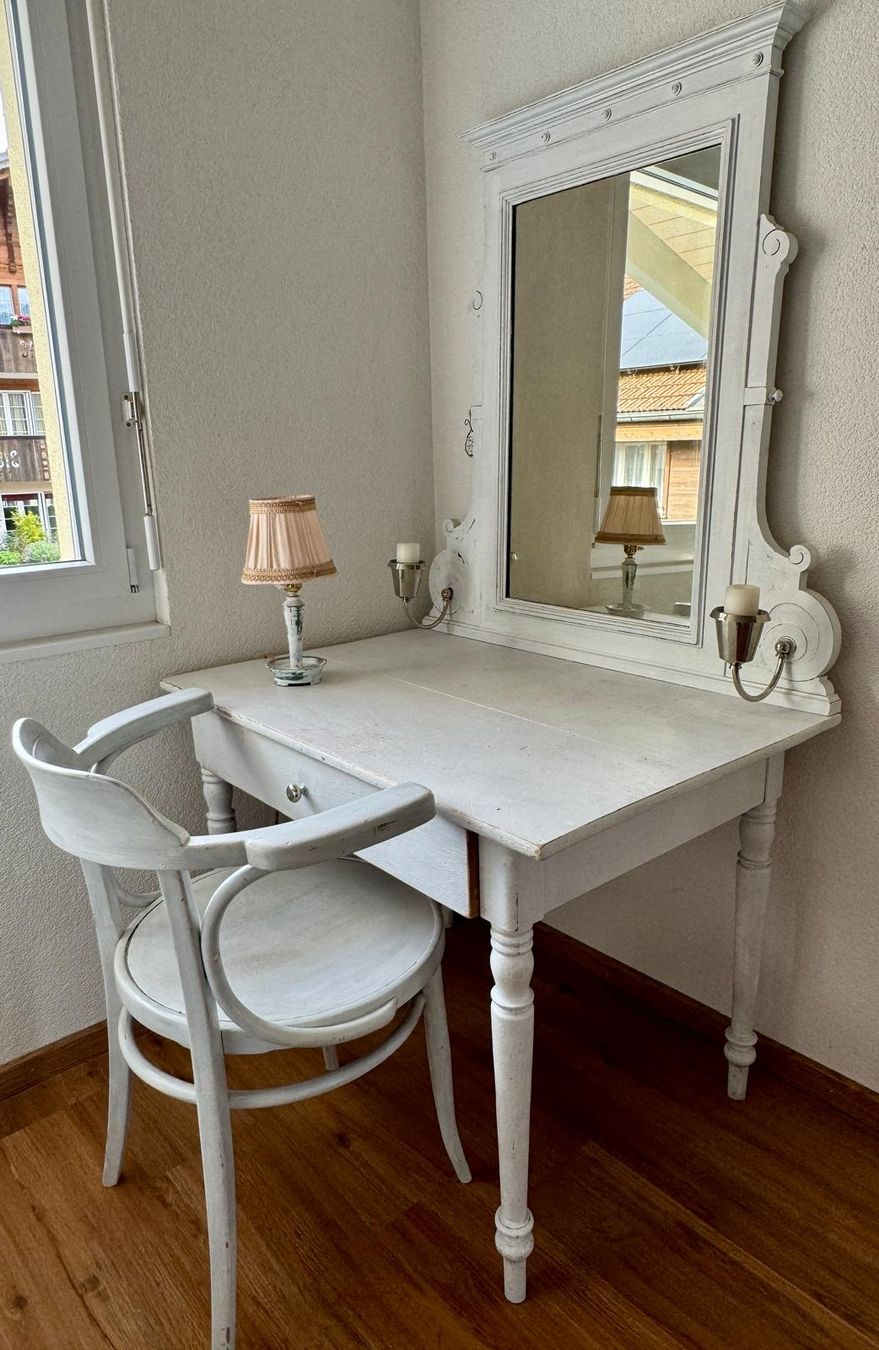 Tavoli da trucco: Schmink-Tisch Shabby-Chic – Usato da Därligen venduto da Bernerin38 5