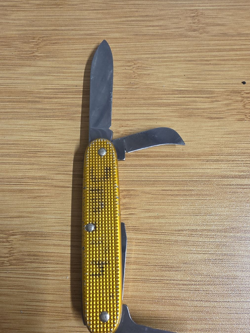 Victorinox Couteaux de poche: couteau Victorinox – D'occasion à Val-d'Illiez par AntiqueG 1